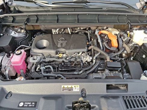 Used 2024 Toyota Highlander XLE image 30