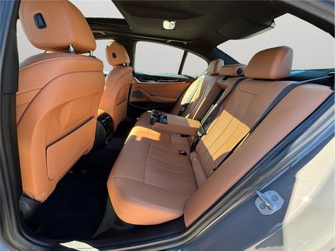 Used 2021 BMW 530i xDrive w/ Premium Package image 40