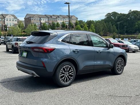 New 2025 Ford Escape SE w/ PHEV Premium Package FWD image 7