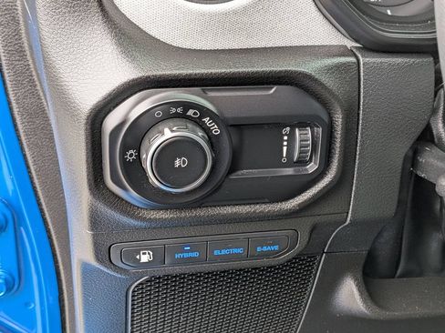 Used 2024 Jeep Wrangler Unlimited w/ Convenience Group AWD/4WD image 14