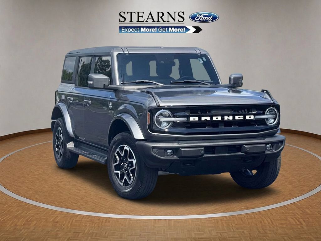 Used 2023 Ford Bronco Outer Banks AWD/4WD image 1