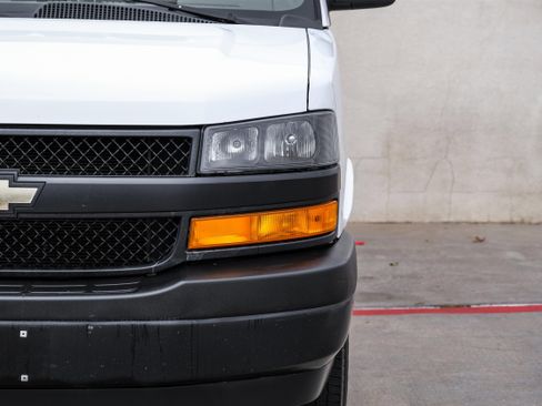 Used 2021 Chevrolet Express 2500 w/ Driver Convenience Package image 30