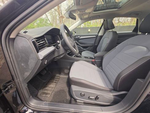 New 2026 Volkswagen Jetta SE FWD image 14