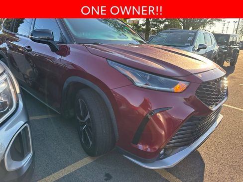 Used 2021 Toyota Highlander XSE FWD image 3
