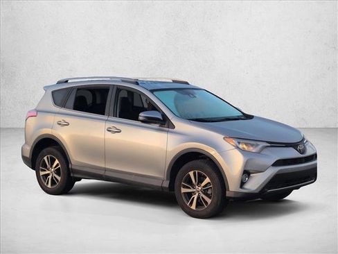 Used 2018 Toyota RAV4 XLE image 3