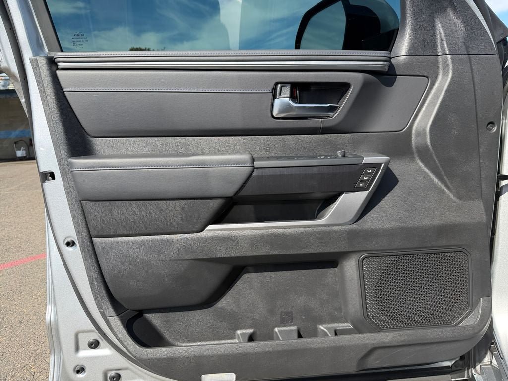 Used 2025 Toyota Sequoia Platinum AWD/4WD image 20