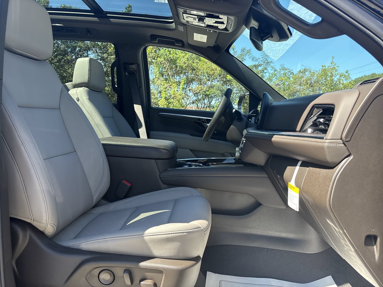 New 2027 Chevrolet Tahoe Z71 w/ Comfort Package AWD/4WD image 28