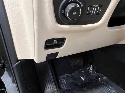 Certified 2023 Jeep Grand Cherokee L Limited w/ Luxury Tech Group II image 39