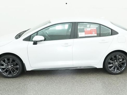 New 2026 Toyota Corolla SE FWD image 3