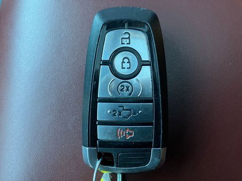 Used 2022 Ford F250 Platinum image 34