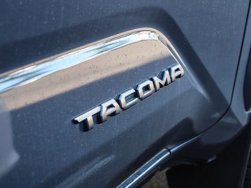 Used 2024 Toyota Tacoma TRD Sport image 10