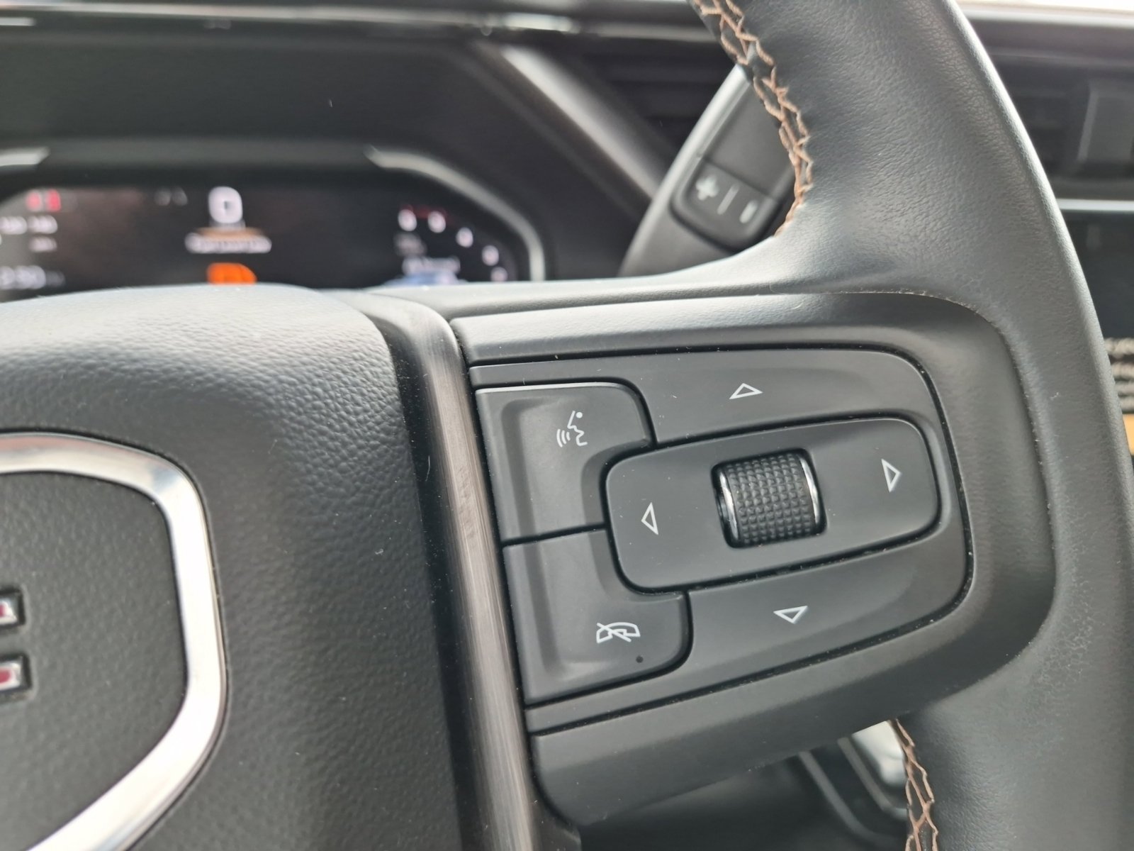 Used 2024 GMC Sierra 2500 AT4 w/ AT4 Premium Plus Package AWD/4WD image 17