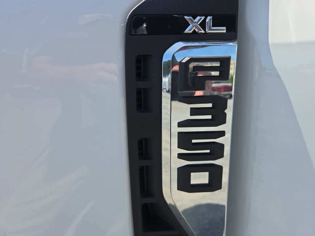 New 2025 Ford F350 XL w/ XL Chrome Package RWD image 13