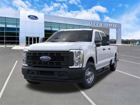 Used 2023 Ford F250 XL image 2