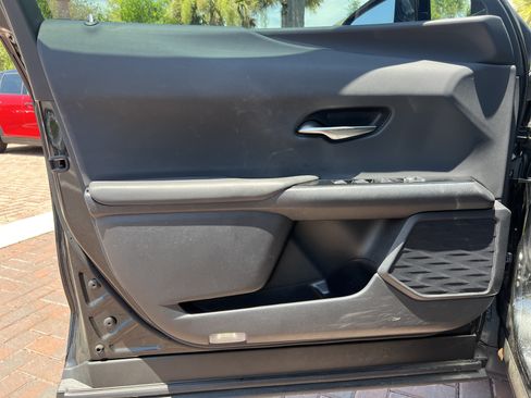 Used 2024 Lexus UX 250h FWD image 14