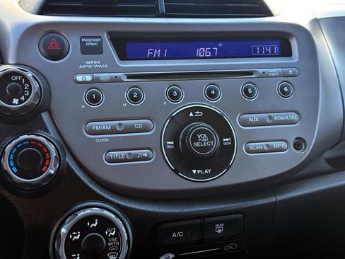 Used 2011 Honda Fit Sport image 19