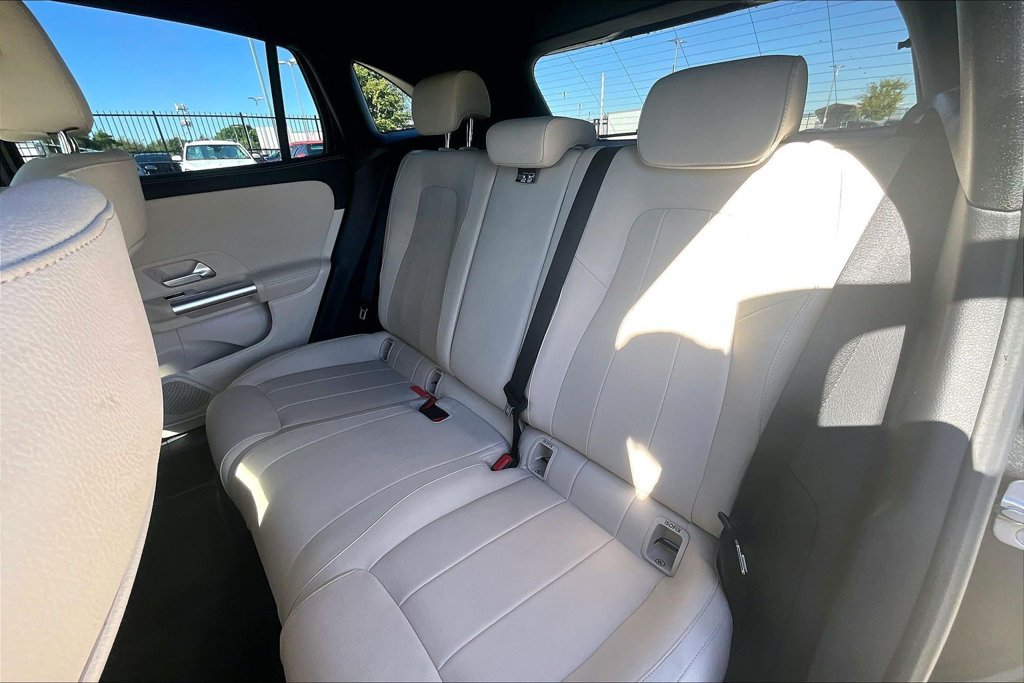 Used 2025 Mercedes-Benz GLA 250 image 31