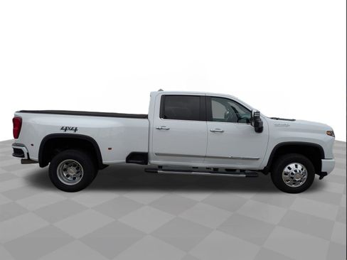 Certified 2024 Chevrolet Silverado 3500 High Country w/ Technology Package image 3