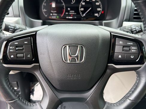 Used 2025 Honda Odyssey EX-L image 11