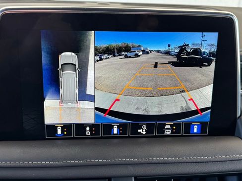 Used 2023 GMC Yukon SLT w/ SLT Luxury Package image 36