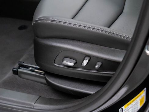 New 2025 Cadillac XT6 Sport image 18