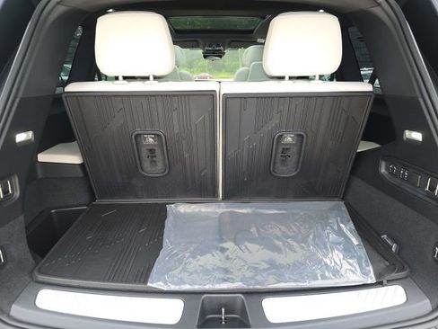 New 2026 Cadillac Vistiq Sport w/ LPO, Floor Liner Package image 32