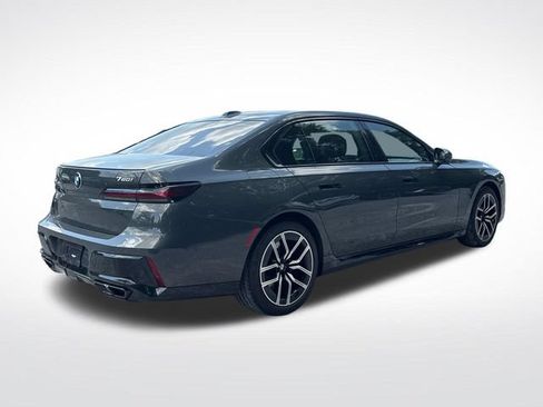 Used 2023 BMW 760i xDrive w/ Parking Assistance Package AWD/4WD image 6