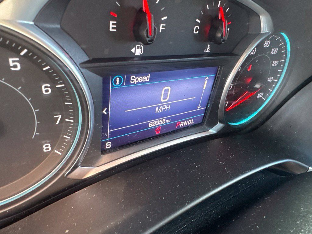 Used 2019 Chevrolet Equinox LT FWD image 14