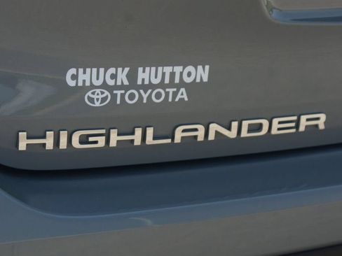 Used 2022 Toyota Highlander Bronze Edition AWD/4WD image 20