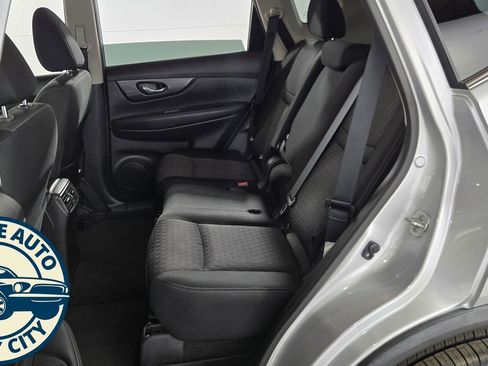 Used 2019 Nissan Rogue SV image 26