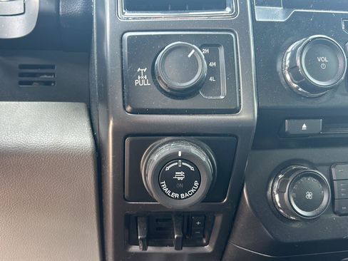 Used 2017 Ford F150 XLT w/ Equipment Group 302A Luxury AWD/4WD image 15