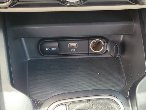 Used 2025 Kia Soul LX w/ LX Technology Package FWD image 22