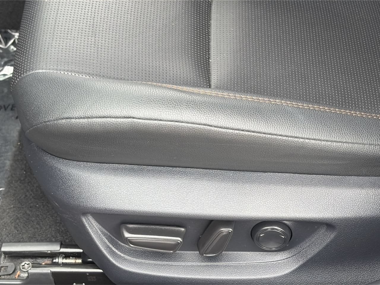 Used 2025 Toyota Camry XLE FWD image 18