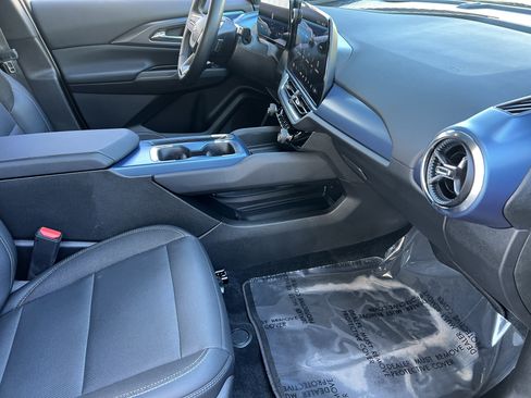 Used 2024 Chevrolet Equinox EV LT AWD/4WD image 22