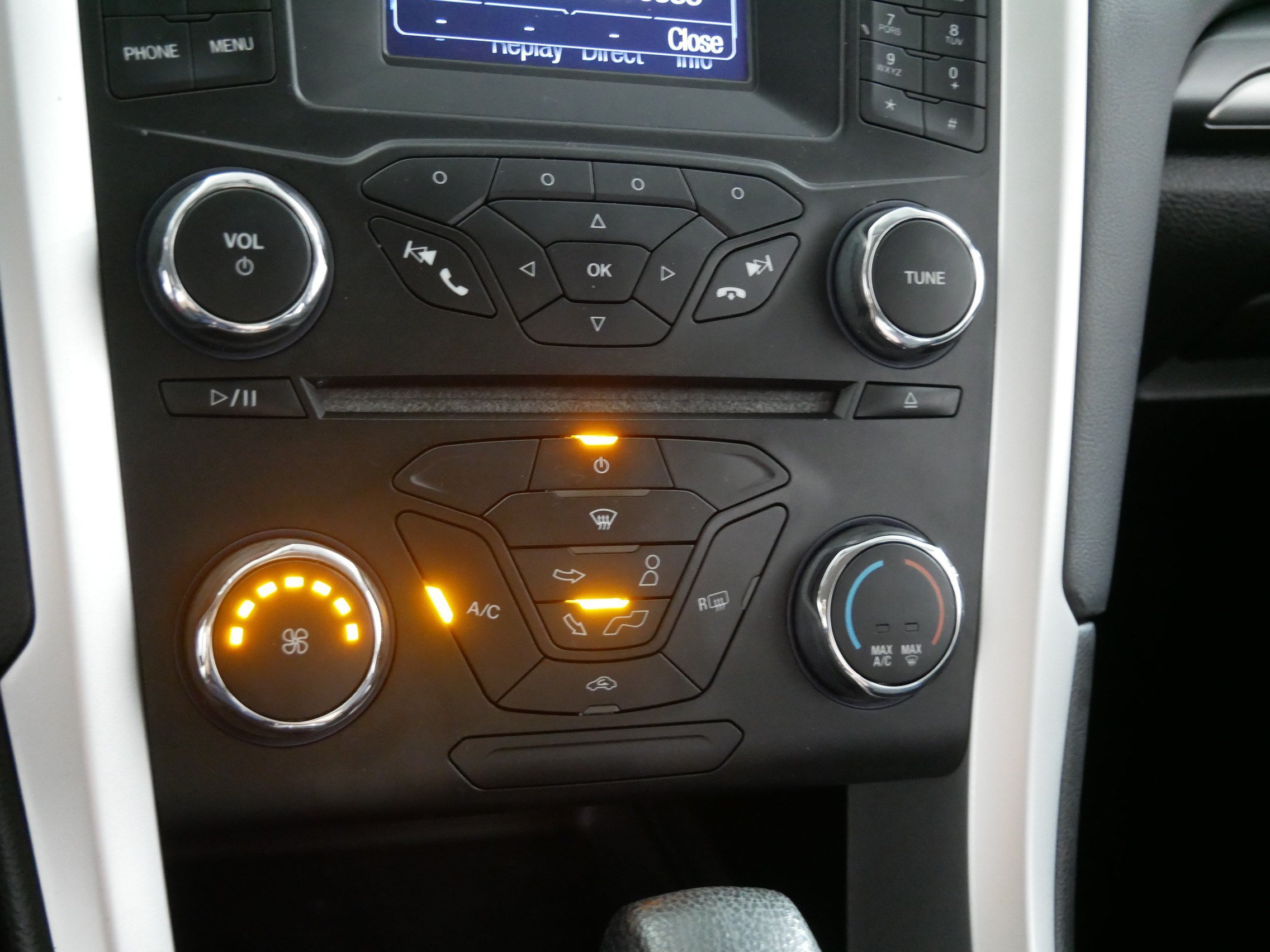 Used 2013 Ford Fusion SE FWD image 23