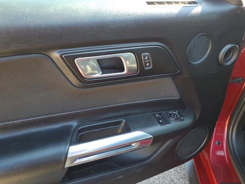 Used 2021 Ford Mustang Coupe image 7