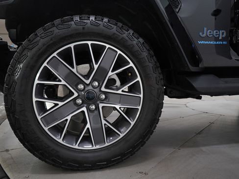 Used 2024 Jeep Wrangler High Altitude image 29