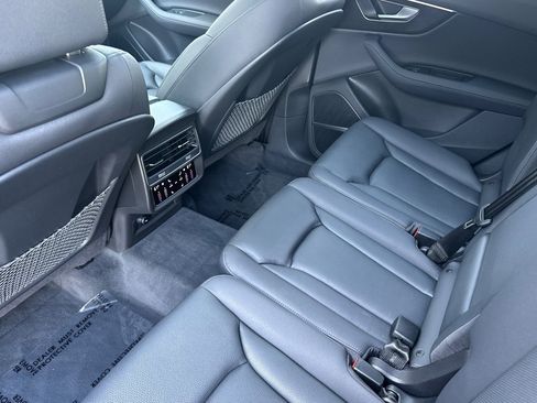 Used 2023 Audi Q7 3.0T Prestige image 11