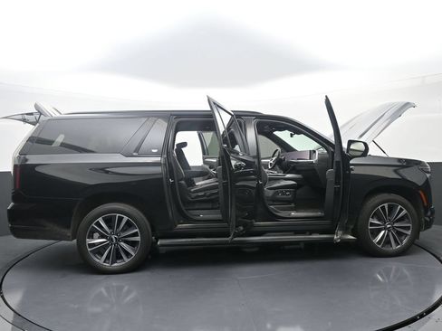 Used 2025 Cadillac Escalade ESV Sport w/ Touring Package AWD/4WD image 45