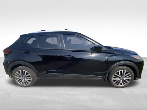 Used 2024 Nissan Kicks SV FWD image 12
