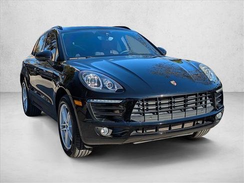 Used 2018 Porsche Macan Sport Edition image 3