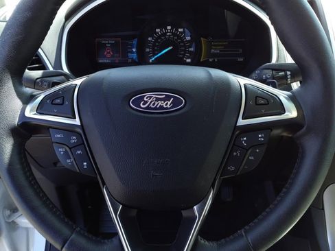 Used 2020 Ford Edge SEL w/ Convenience Package image 19