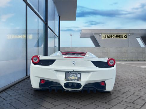 Used 2013 Ferrari 458 Spider image 6