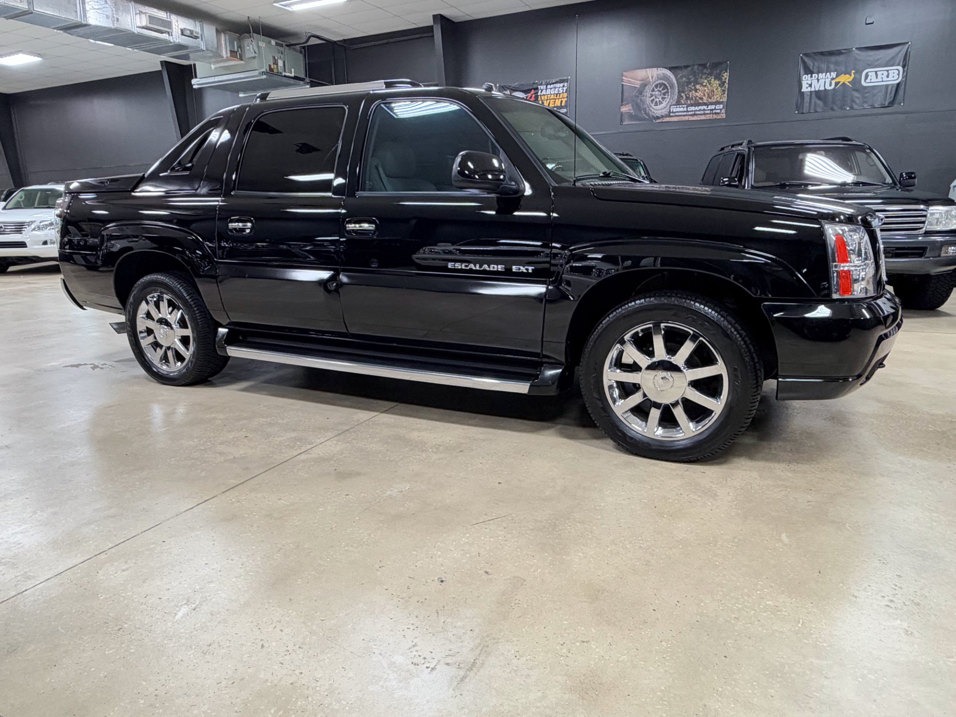 Used 2005 Cadillac Escalade EXT AWD/4WD image 6