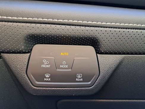 New 2026 Volkswagen Atlas SE image 15