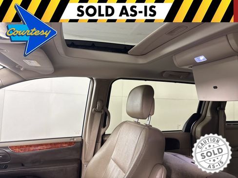 Used 2014 Chrysler Town & Country Touring-L w/ Driver Convenience Group FWD image 26