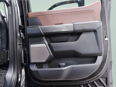 Used 2022 Ford F150 Lariat w/ Equipment Group 502A High image 33