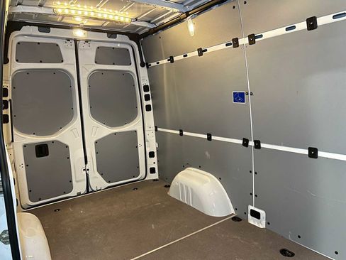 Used 2025 Mercedes-Benz Sprinter 2500 image 13