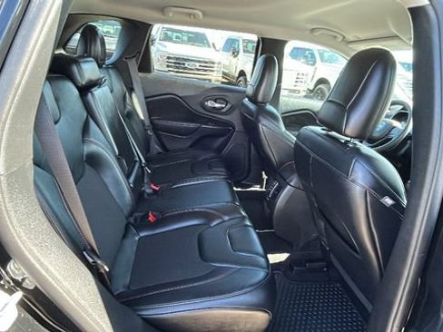 Used 2022 Jeep Cherokee Trailhawk w/ Trailer Tow Group AWD/4WD image 13
