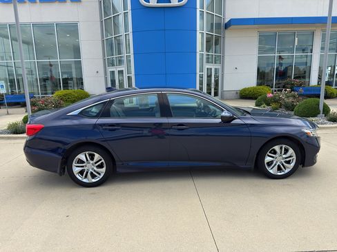Used 2018 Honda Accord LX image 4